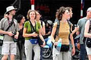Туристов будут тщательнее охранять от воров и мошенников. // vietnam-times.ru