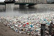 Власти не справляются с уборкой мусора. // VietNamNews 