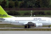 Cамолет авиакомпании airBaltic // Travel.ru