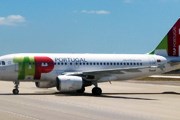 Самолет TAP Portugal в Лиссабоне // Travel.ru