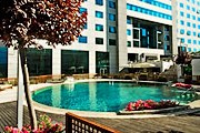 В отеле есть открытый бассейн. // starwoodhotels.com