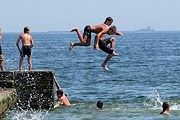На пляжах Одессы снова можно купаться. // odessa-life.od.ua