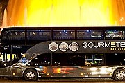 Туристы могут совершить экскурсию на гурмэ-автобусе. // barcelonaturisme.com