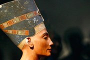 Бюст Нефертити был обнаружен в 1912 году. // Reuters / Lenta.ru