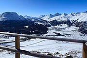 Вид с горы Муоттас-Мурагль зимой. // iStockphoto / KhaoYaiBoy