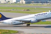 Самолет Lufthansa взлетает в Цюрихе. // Travel.ru