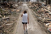 И спустя 7 лет после урагана туристы приезжают посмотреть на разрушенный район. // photochronograph.ru