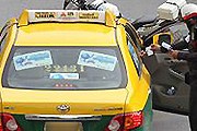Власти Таиланда взяли под контроль таксистов. // Surapol Promsaka