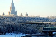Воробьевы горы - одна из популярных достопримечательностей Москвы. // moscow.kidsters.ru