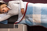 Новые кресла в бизнес-классе превращаются в удобные кровати. // Austrian Airlines