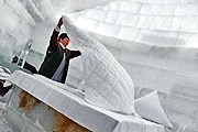 В ледяном отеле места бронируют с лета. // apartmenttherapy.com
