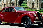 В пробеге принимают участие автомобили 1927-1957 годов выпуска. // netcarshow.com
