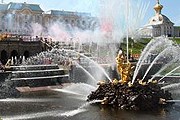 Праздник открытия фонтанов пройдет 18 мая. // peterhofmuseum.ru