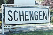 Право на поездку по всему Шенгену документ не дает. // Travel.ru