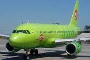 Самолет авиакомпании "Сибирь" (S7 Airlines) // Travel.ru