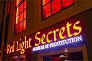 Вывеска музея. // redlightsecrets.com