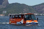 Рио можно осмотреть с берега и с воды. // debret.com