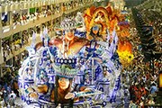 Карнавал привлекает сотни тысяч туристов. // telegraph.co.uk