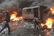 В Киеве - серьезные беспорядки. // themoscowtimes.com