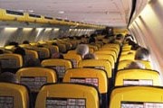 Салон самолета Ryanair // Travel.ru