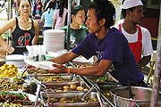 Продавец еды в Бангкоке // thailand-news.ru