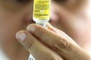 У вакцины от желтой лихорадки много побочных эффектов. // theguardian.com