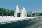 Созданный изо льда храм Святого Семейства