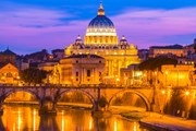 Рим хочет больше зарабатывать на туристах.  // Matej Kastelic