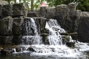 Водопад запускают лишь несколько раз в году.  // konstantinks, Shutterstock.com