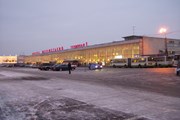 Автобусы у терминалов Шереметьево // Travel.ru
