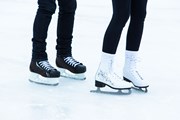 В Москве - множество возможностей покататься на коньках. 