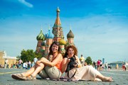 Москва привлекает туристов.  // Anton Gvozdikov, Shutterstock.com