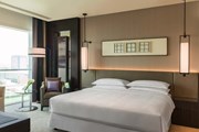 Номер в Sheraton Grand Hotel, Dubai  // starwoodhotels.com