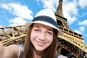 Самый популярный фон для селфи - Эйфелева башня. // Rasulov, shutterstock.com
