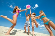 Пляжный сезон не за горами.  // YanLev, Shutterstock.com