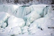 Замерзший Ниагарский водопад // Lindsay DeDario, Reuters