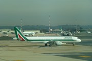 Самолет Alitalia // Travel.ru