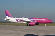 Самолет Wizzair // Travel.ru