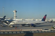 Самолет Delta в Нью-Йорке // Travel.ru