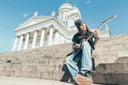 Алекси Лайхо соберет музыкантов на Сенатской площади. // helsinginjuhlaviikot.fi
