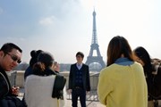 В Париж приезжает все больше китайских туристов.