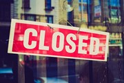 Работники магазинов бастуют по всей стране. // Claudio Divizia, shutterstock 