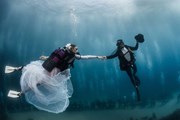Подводная церемония - новое слово в европейском свадебном туризме. // pierrefrolla.com