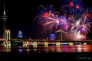 Ежегодный конкурс фейерверков в Макао проходит осенью. // hulutrip.com