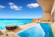 Вилла на воде в отеле St. Regis Maldives Vommuli Resort  // starwoodhotels.com