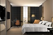 Номер в DoubleTree by Hilton Minsk  // hilton.com