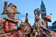 Карнавал в Венеции - с 11 по 28 февраля.