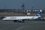 У JetBlue самый высокий процент высаженных без их согласия пассажиров // Юрий Плохотниченко 