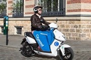 Стоимость проката электроскутера - 28 евроцентов в минуту. // cityscoot.eu