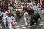 Забеги быков - главное развлечение праздника Сан-Фермин.